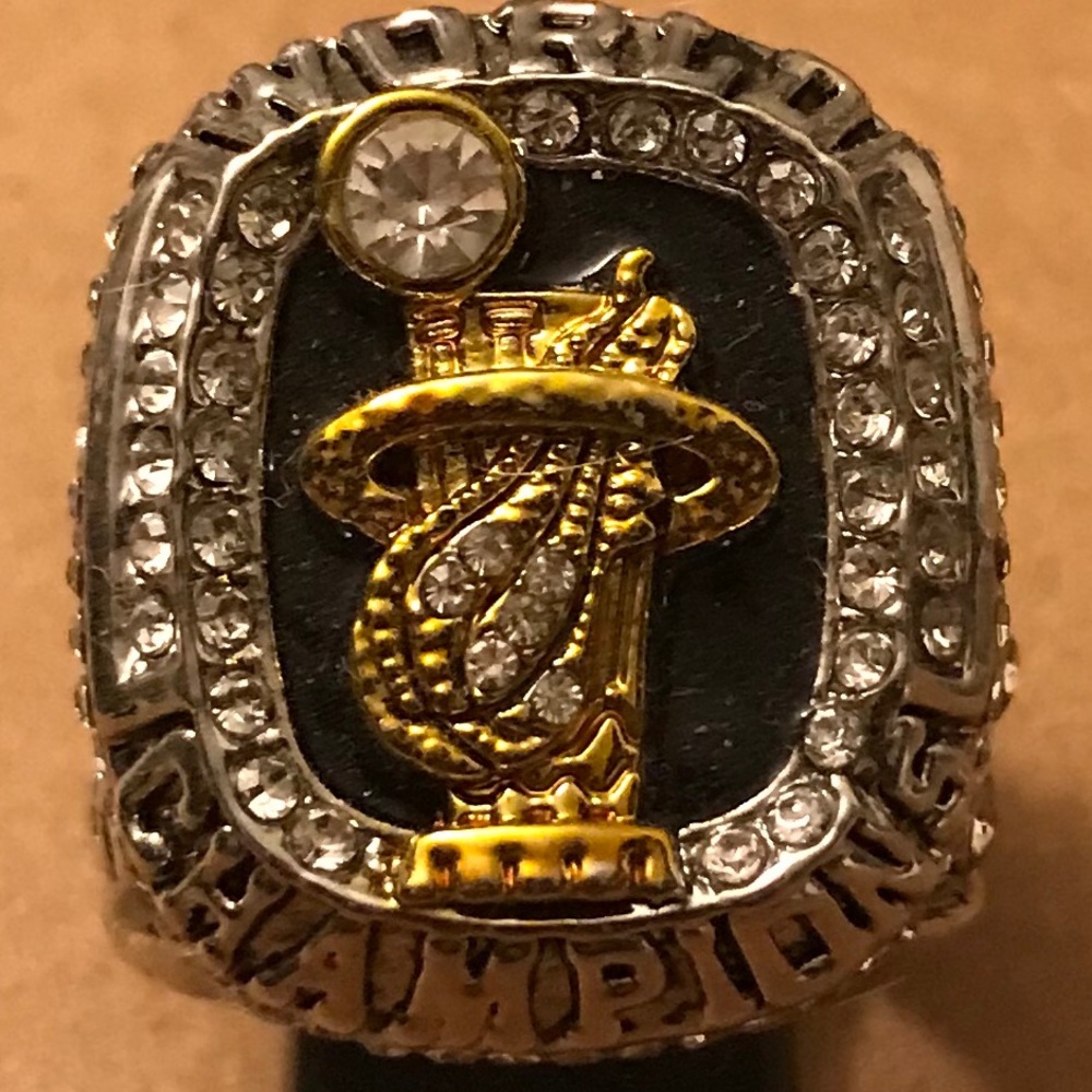 LEBRON JAMES MIAMI HEAT 2012 MVP SIZE 11 NBA FINALS CHAMPIONSHIP RING WITH BOX.